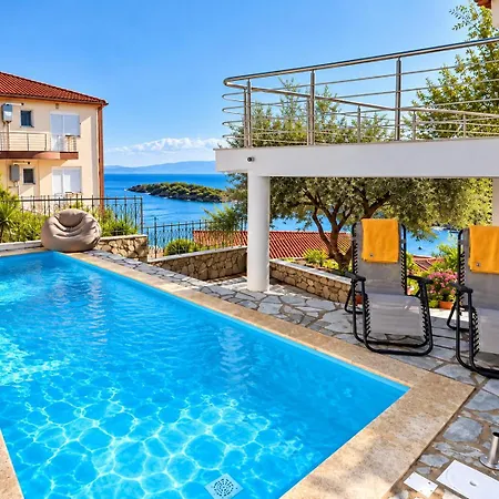 Seaside View Complex With Shared Pool Volos