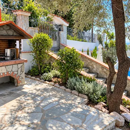 Villa Seaside View Complex With Shared Pool *