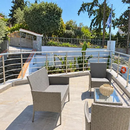 Seaside View Complex With Shared Pool